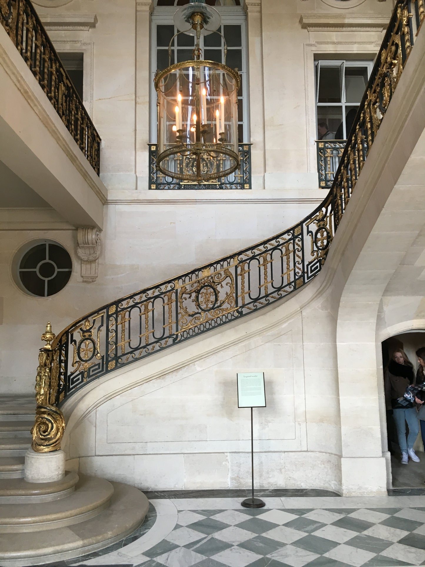 Lavahn Limestone - This impressive white limestone with muted beige calcified mineral features, this is the same genre of natural stone that adorns iconic homes such as Le Petit Trianon in Versailles, France.